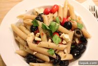 Penne with Olives and Sweet Plum Tomatoes