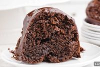 Decadent Chocolate Brownie Cake Recipe for Rich, Fudgy Slices