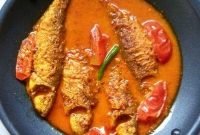 Spicy Mashed Pomfret Curry (Bata Macher Jhal)