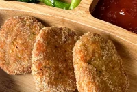 Crispy Chicken Nuggets with Veggie Dip and Hidden Veggies