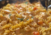 Creamy Chicken Rotini Casserole Recipe for Cozy Weeknight Dinner