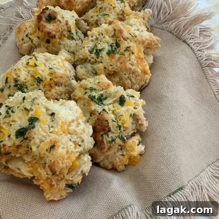 Cheddar Bay biscuits