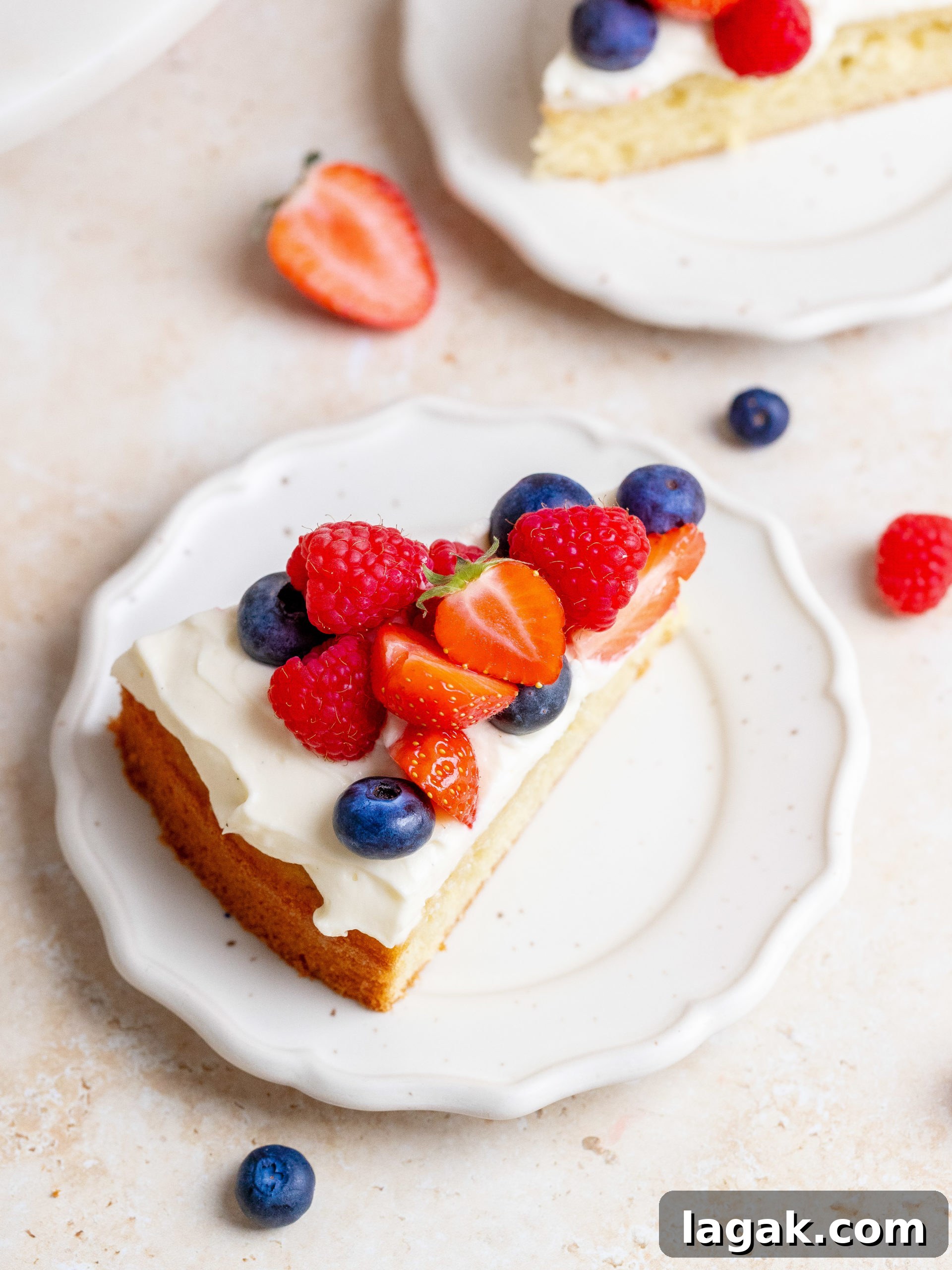 Fresh Berry Cream Cake Recipe with Light Whipped Filling 8 Cake storage