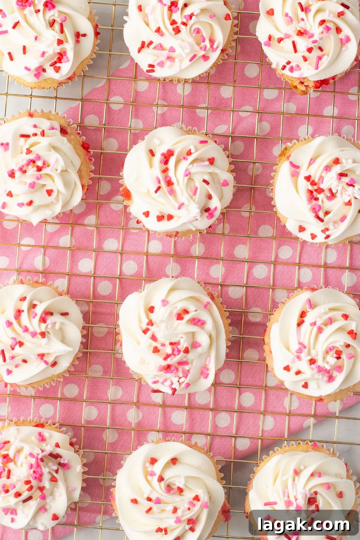 Perfect Pink Cupcake Recipe: Moist, Fluffy Frosting Ideas 10 img 1524 9