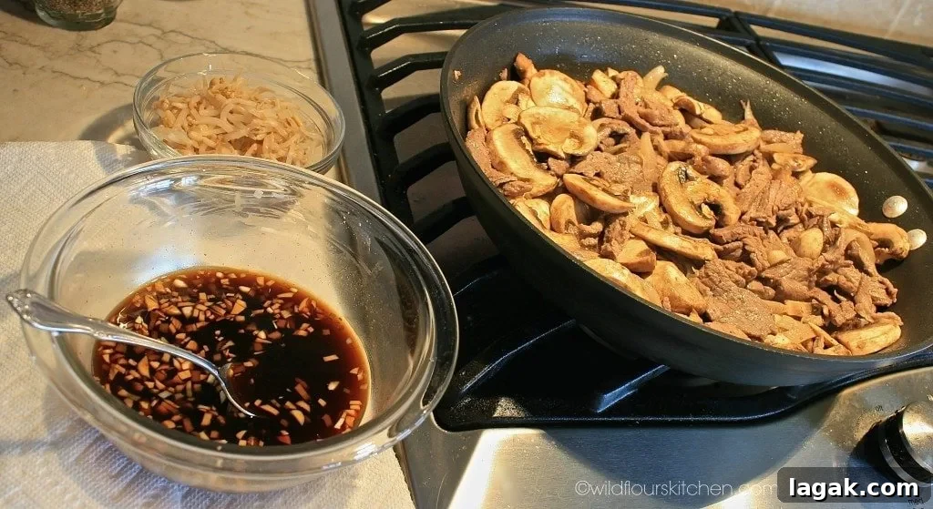 Mushroom Beef Lo Mein with Crisp Bean Sprouts 4 beef & mushrooms for lo mein