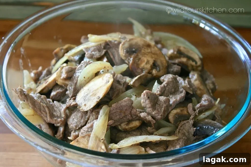 Mushroom Beef Lo Mein with Crisp Bean Sprouts 5 beef shrooms & onions