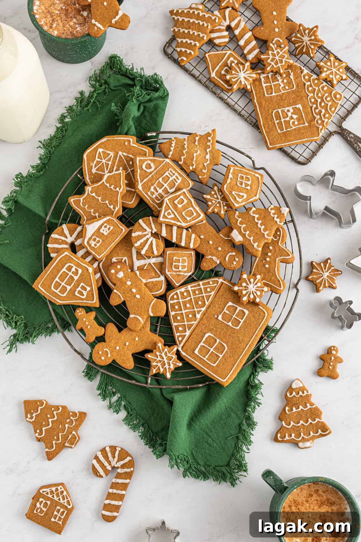 Peppermint Chocolate Chip Cookie Recipe: Crisp, Minty Holiday Cookies 9 Iced Gingerbread Cookies