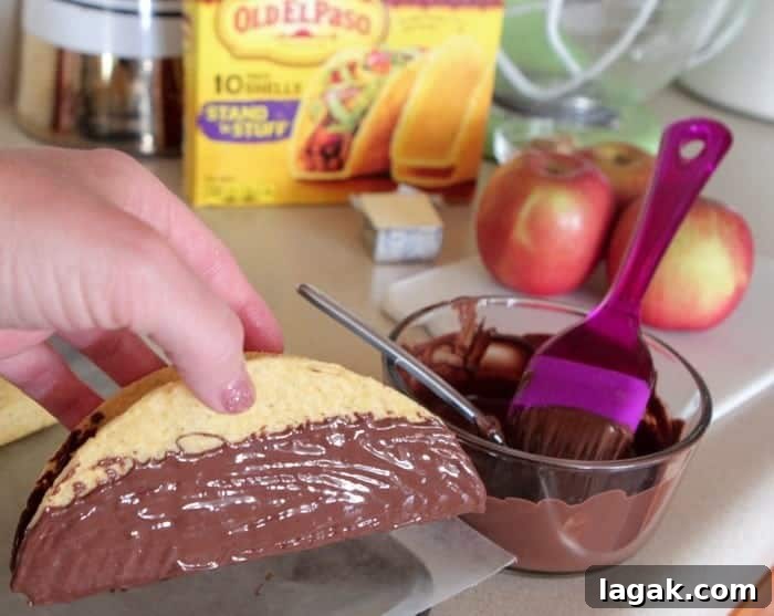 dessert taco