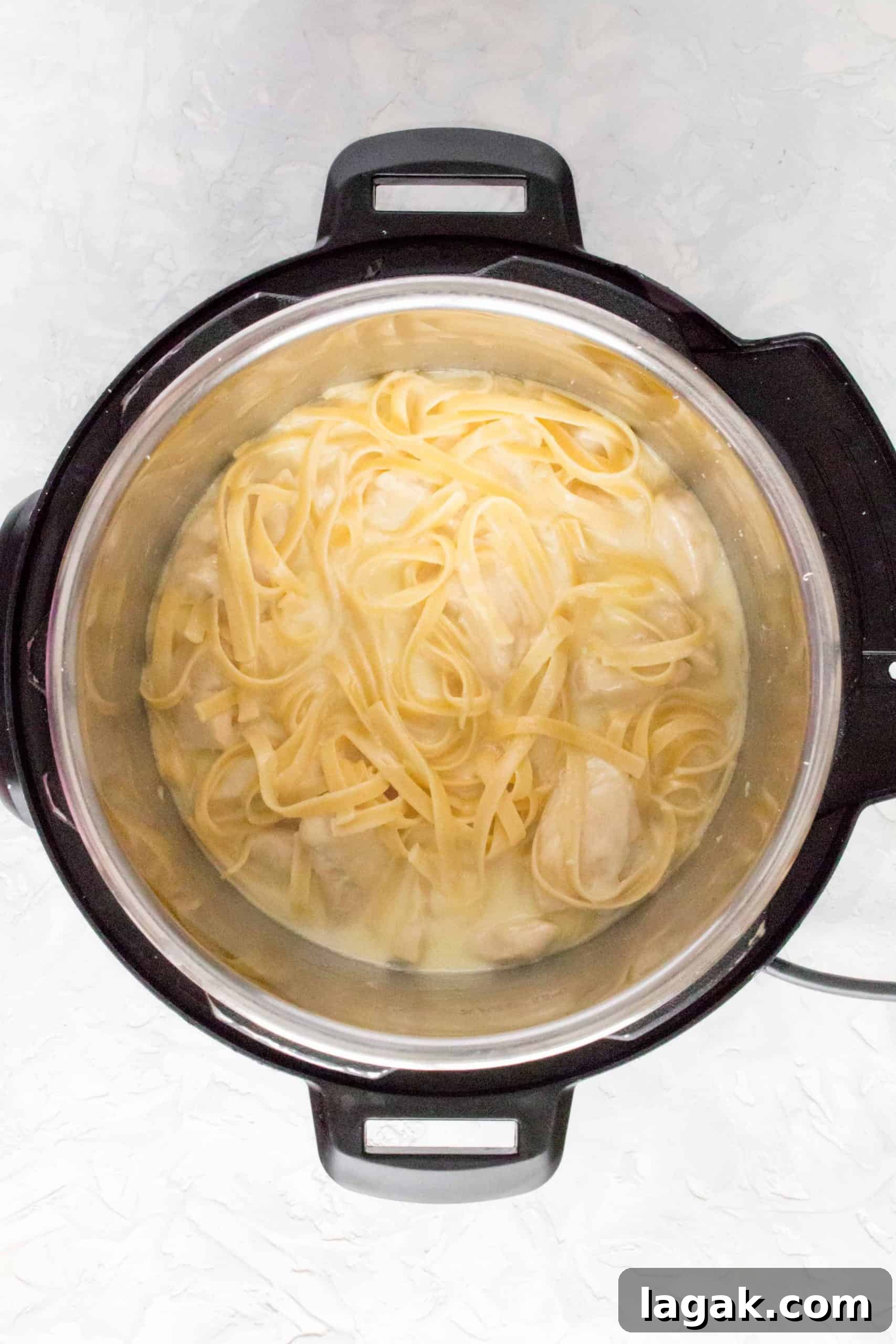 Creamy Instant Pot Chicken Alfredo Pasta Recipe in 30 Minutes 5 Instant Pot alfredo chicken