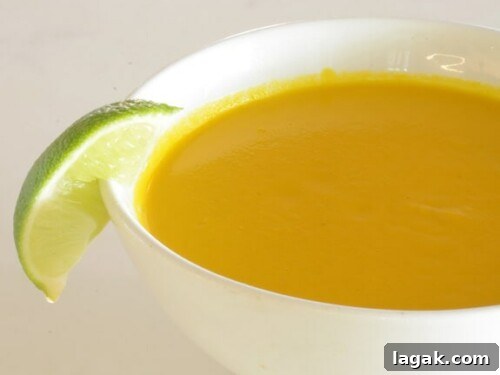 Hearty Paleo Carrot Soup Recipe with Ginger and Turmeric 2 paleo carrot soup
