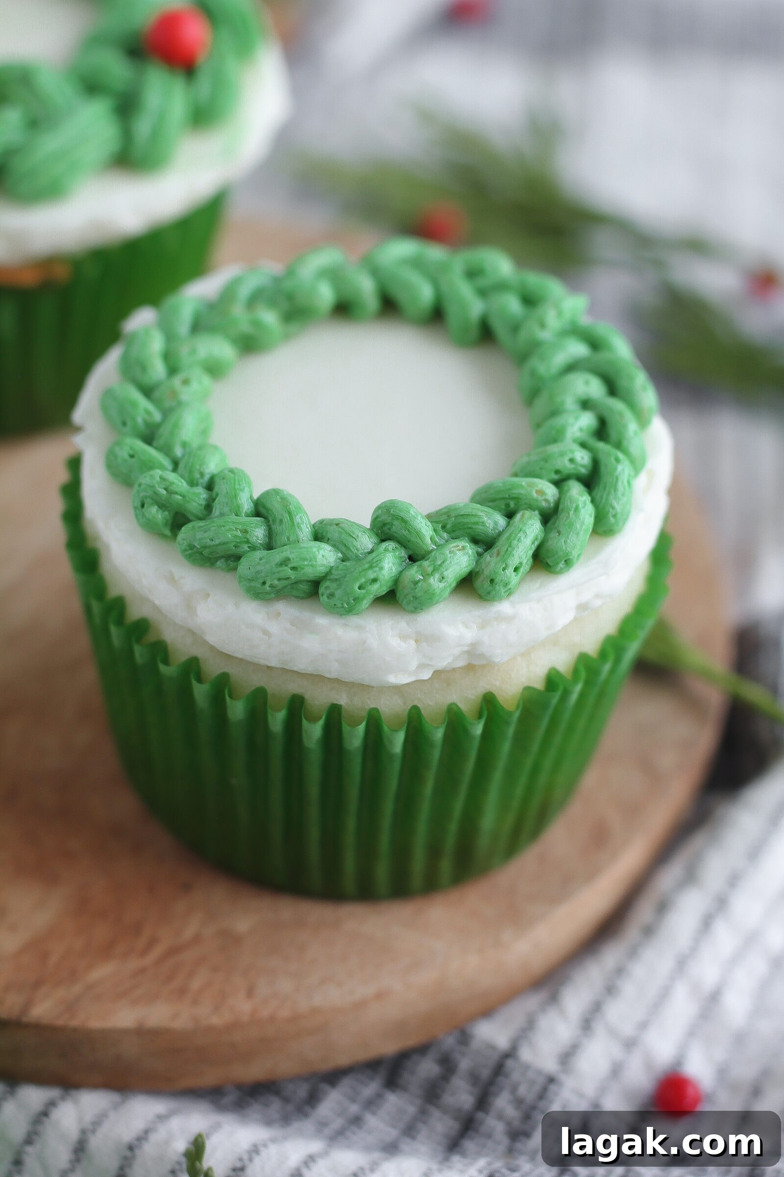 6 Creative Buttercream Wreath Cupcake Piping Ideas 11 Holly leaves closeup