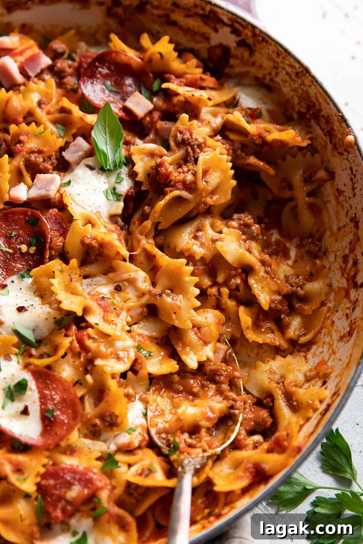 30-Minute Meat-Lovers Pizza Pasta Bake: One-Pot Comfort Meal 9 meat lovers pizza pasta bake.