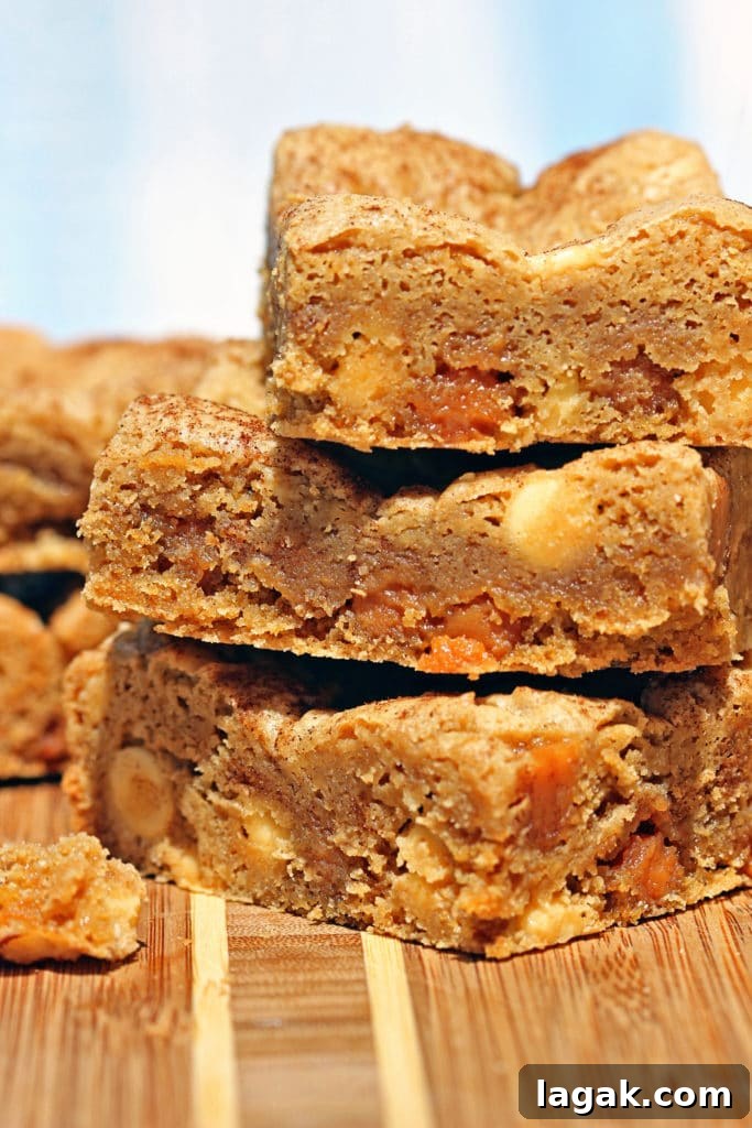 White Chocolate Caramel Blondies Recipe with Gooey Salted Caramel 7 White Chocolate Caramel Blondies8