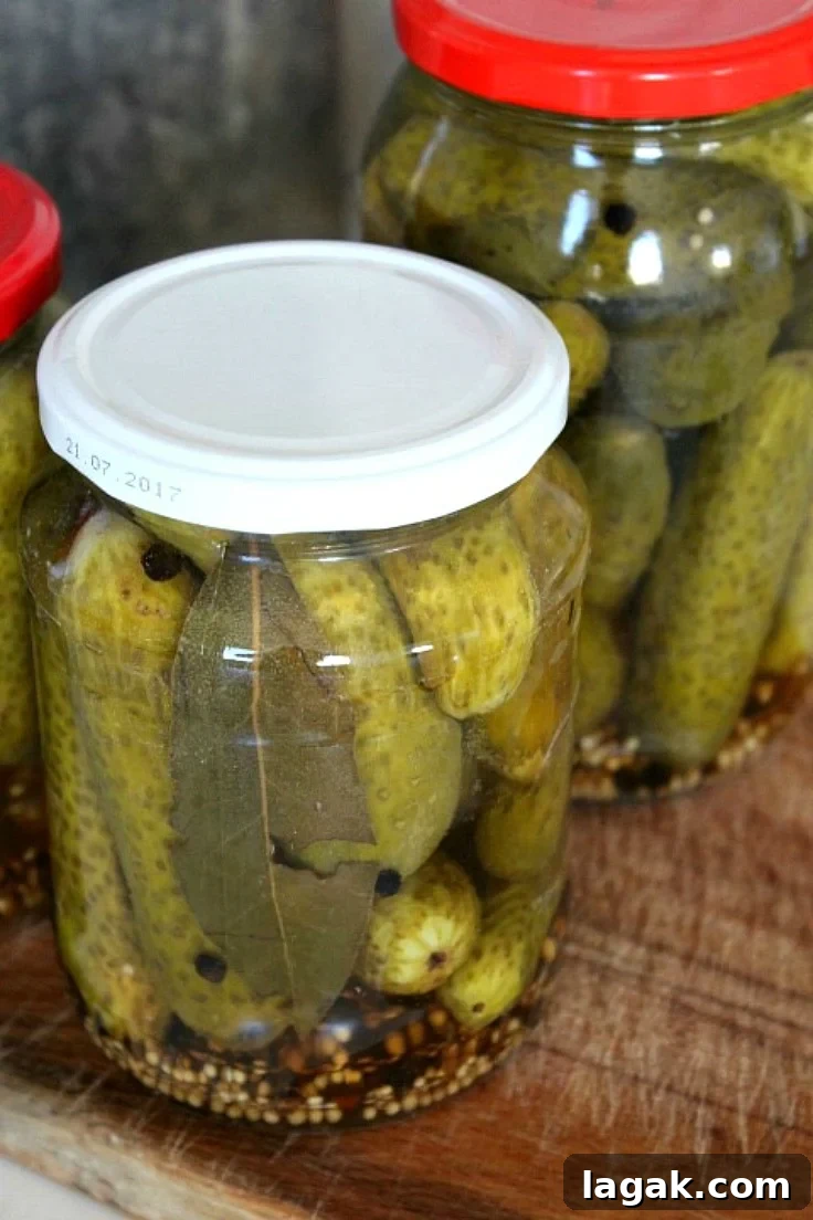 Quick Vinegar Pickles: Crispy Refrigerator Cucumber Recipe 2 How to pickle cucumbers with vinegar