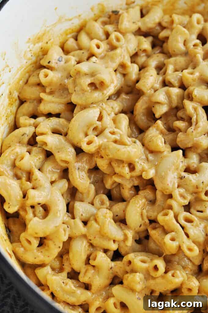 Macaroni & Cheese ready to serve